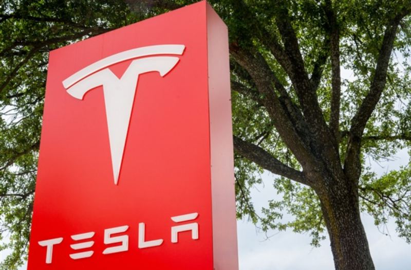Yaşıl dünyaya gedən yolda “Tesla”nın bitməyən enerjisi 