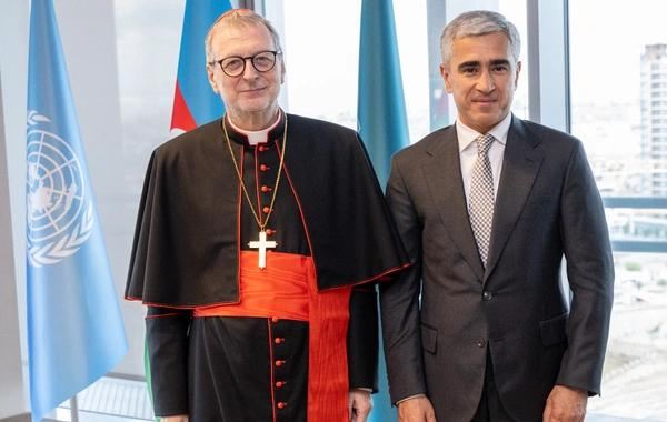 Vatikan rəsmisi Heydər Əliyev Fondunda görüş keçirdi 