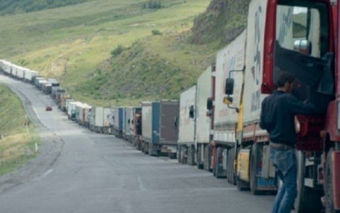 Rusiya sərhədi yenə erməni yük maşınlarına BAĞLANDI 