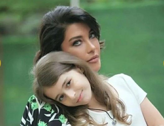 Tanınmış model ruhi xəstəxanaya yerləşdirildi, mal-mülkü əlindən alındı 
