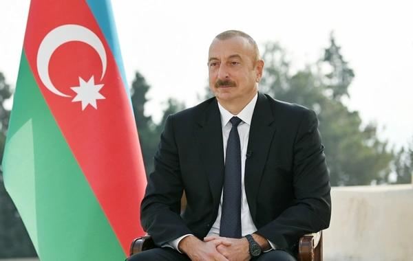 Özgür Özəl İlham Əliyevə zəng etdi 