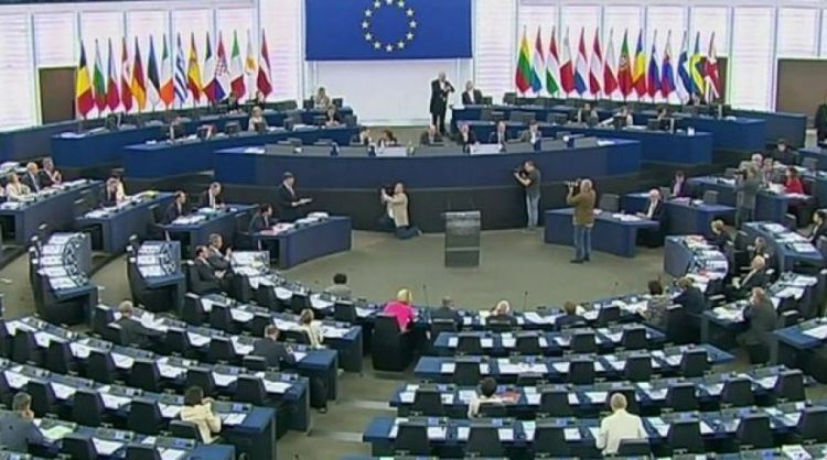 Avropa Parlamenti La-Manşı Rusiya neftini daşıyan bütün tankerlər üçün bağlamağa çağırdı 