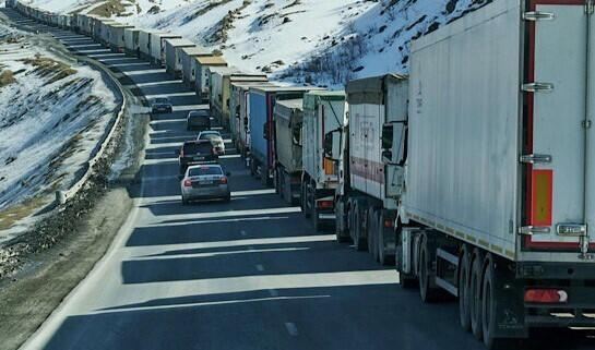 Ermənistan \"TIR\"ları Rusiyaya buraxılmadı 