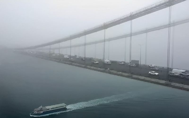 İstanbul boğazında gəmilərin hərəkəti ikitərəfli dayandırılıb 