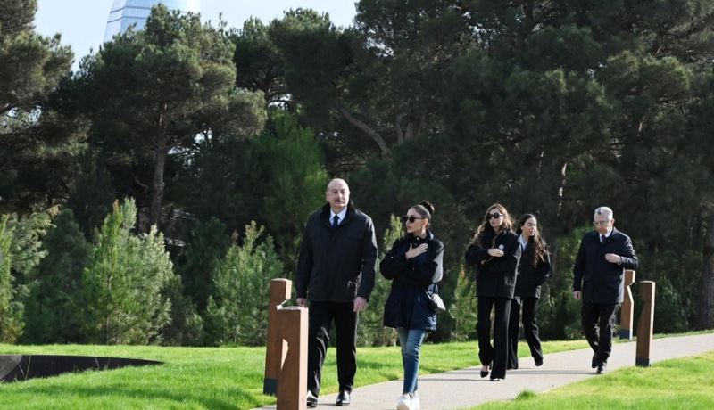 Prezident ailəsi ilə birlikdə Nəbatat Bağının AÇILIŞINDA - FOTOLAR 