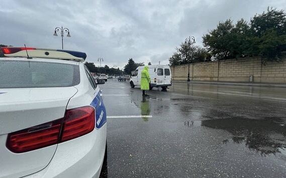 DYP-dən əlverişsiz hava ilə bağlı sürücülərə müraciət 