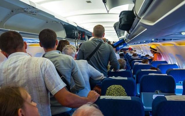 Moskva-Gəncə təyyarəsində halı pisləşən qadın aeroportda öldü 