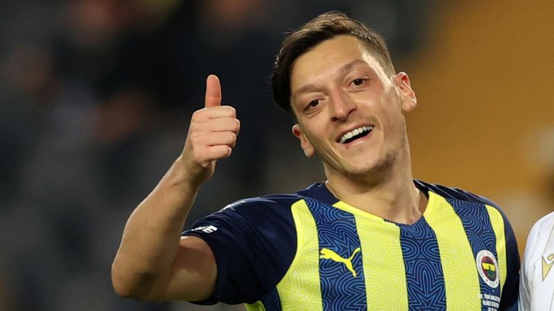 Mesut Özil: \"Məqsədim Azərbaycanda və Türkiyədə istedadlı futbolçuları yetişdirməkdir\" 