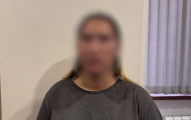 Ahıl qadını aldadıb 15 minini aldı 
