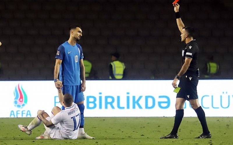 Mahir Emreli Azərbaycan millisinin azarkeşlərinə müraciət edib 