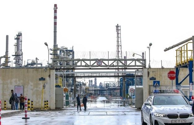 Neft Emalı Zavodundakı baş verən yanğın söndürülüb: Xəsarət alan yoxdur 