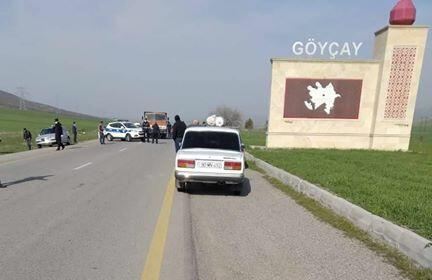 Təcili yardımın əməkdaşı avtomobilində qətlə yetirildi 