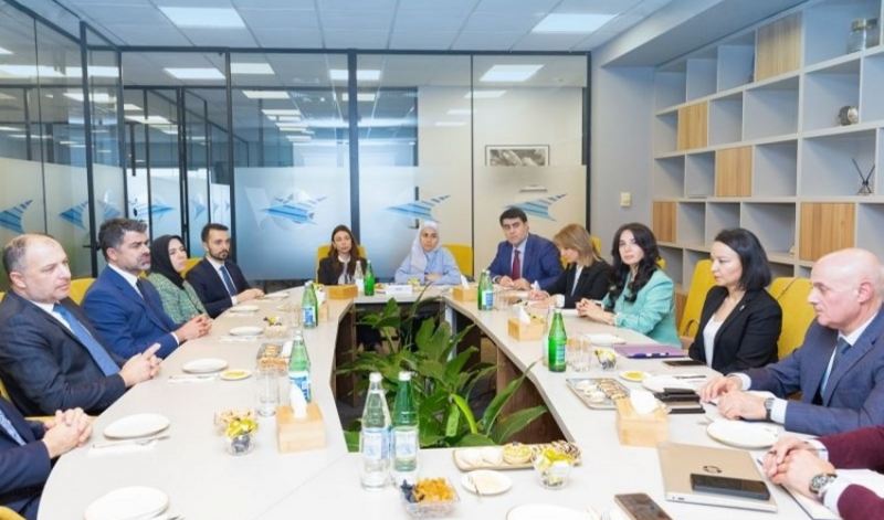 AZAL THY ilə biznes tərəfdaşlığını gücləndirməyi müzakirə edib 