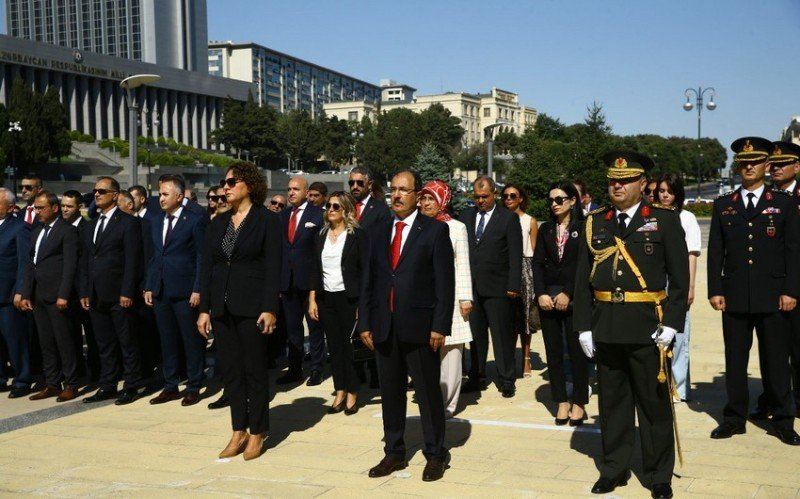 Türkiyə səfirliyinin təşkilatçılığı ilə “Türk Şəhidliyi” ziyarət olundu - FOTO 
