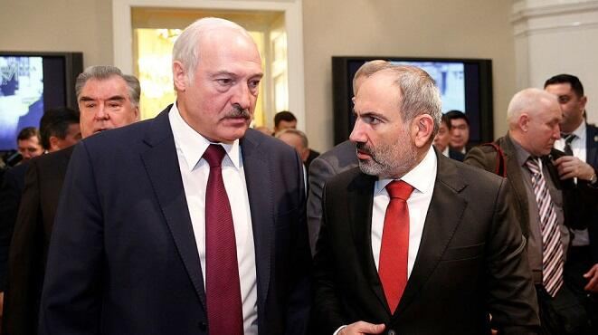 Lukaşenko Paşinyanı yox, Xaçatryanı təbrik etdi 