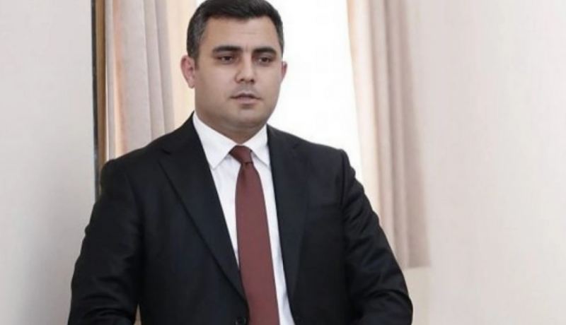Yüksəkvəzifəli şəxs işdən çıxarıldı 