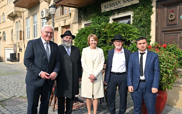 Almaniya Prezidenti xanımı ilə Bakını gəzdi 