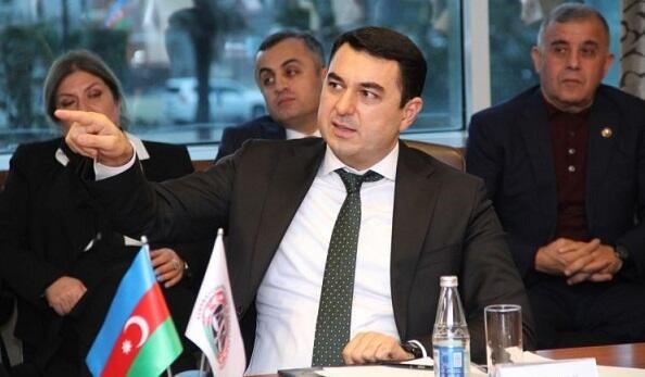 Nazir onu idarə rəisi təyin etdi 