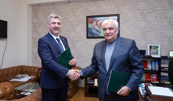Macarıstan səfiri ADU-nun qonağı oldu 