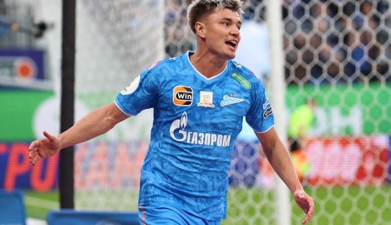 16 yaşlı futbolçunun məşqdən sonra ürəyi dayandı - FOTO 