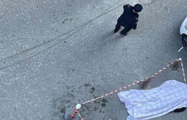 Bakıda tələbə qız özünü 15-ci mərtəbədən ATDI 