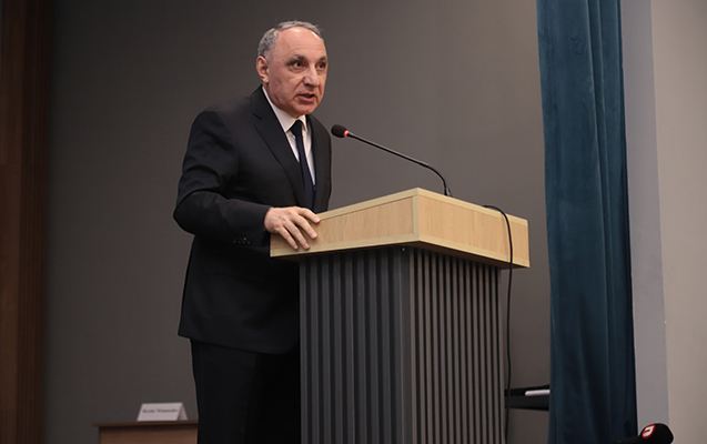 Kamran Əliyev Qarabağ Universitetində tələbələrlə görüşdü 