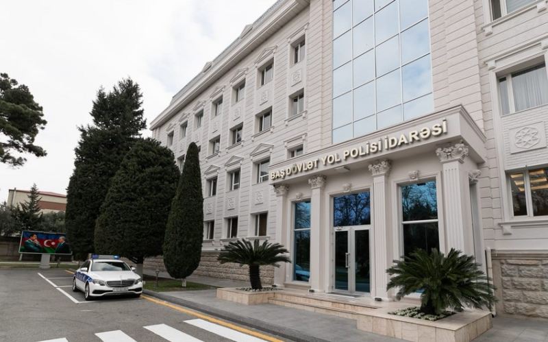 Yol polisi səfərə çıxan sürücülərə müraciət edib: Külək və yağışın yaratdığı fəsadlar tam aradan qaldırılmayıb
