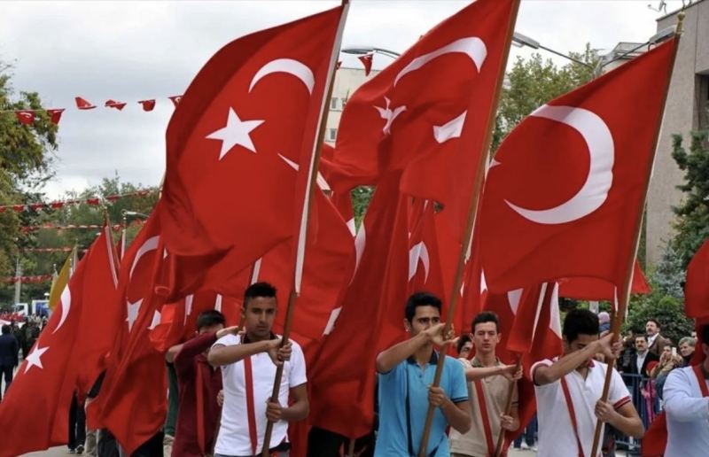 Türkiyəli nazir: \"Orduya göndərməyə gənclər tapmaya bilərik\" 