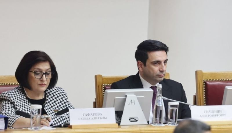 Simonyan Peterburqda Qafarova ilə görüşüb 