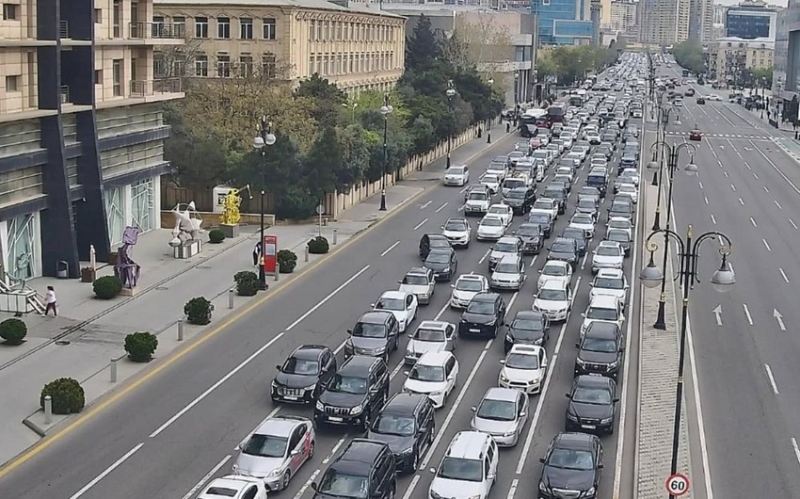 Bakıda bu yollarda sıxlıq var - SİYAHI 