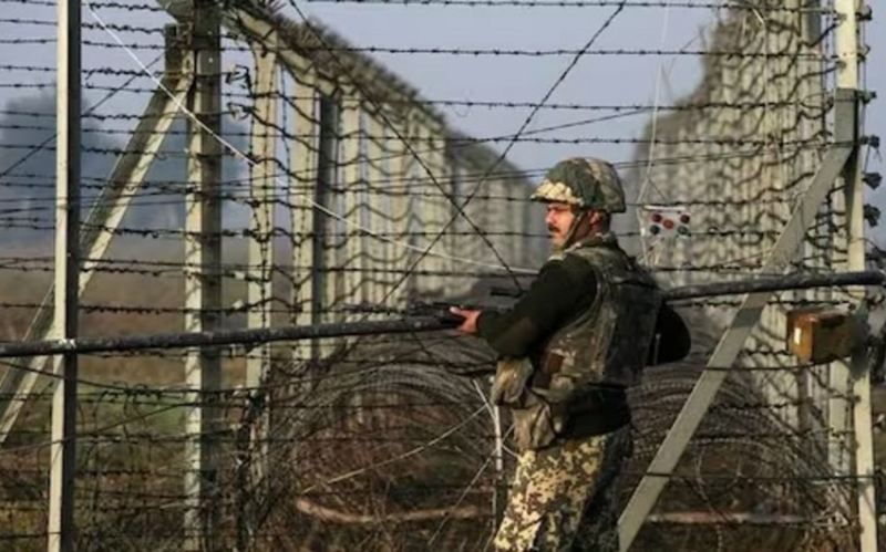 Hindistan və Pakistan hərbçiləri arasında atışma olub 