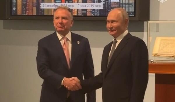 Putin Uitkoffla 3 saat müzakirə apardı 