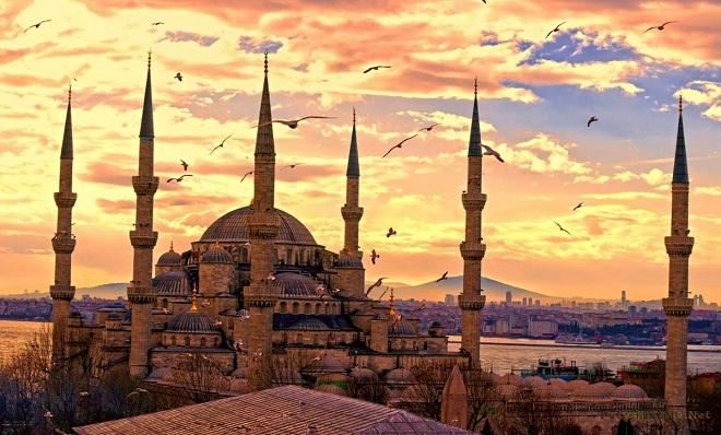 Əcnəbi vətəndaş Ayasofyanı yandırmaq istədi 