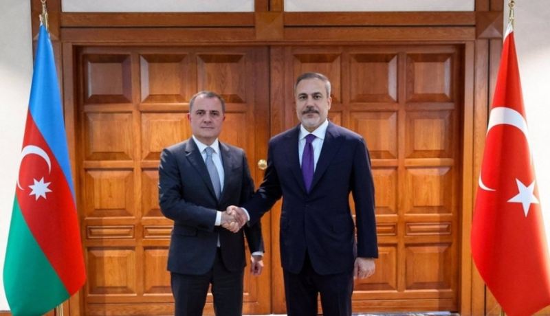 Hakan Fidan Ceyhun Bayramovu təbrik etdi 