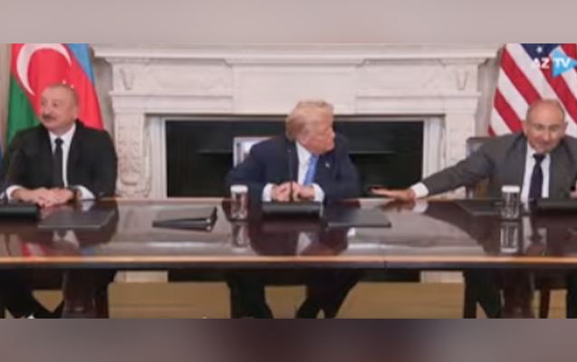 Alqışlar və Paşinyanın ani reaksiyası... - Video 
