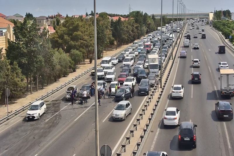 Aeroport yolunda qəza olub 