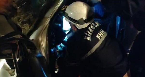 Xaçmazda qəza: sürücü maşında sıxılı qaldı - Video 