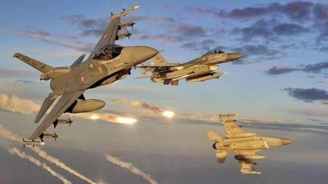 Ukrayna Kurska F-16-larla hücum etdi 
