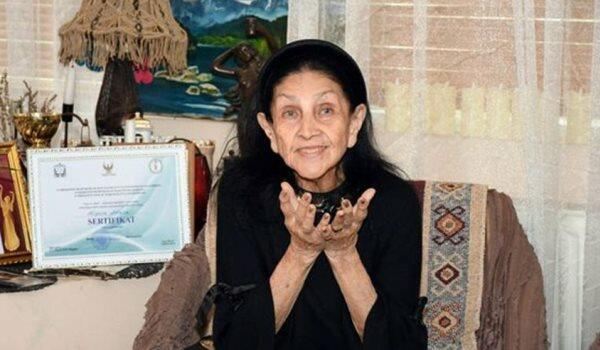 Roza Cəlilova qızını polisə verdi 