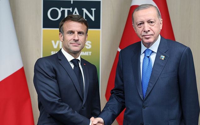 Ərdoğan Makronla telefonla danışdı 