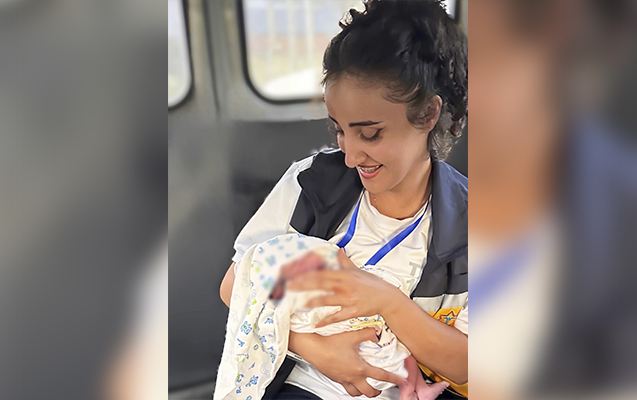 Təcili yardım köməyə gəldi, körpə evdə doğuldu - Foto 