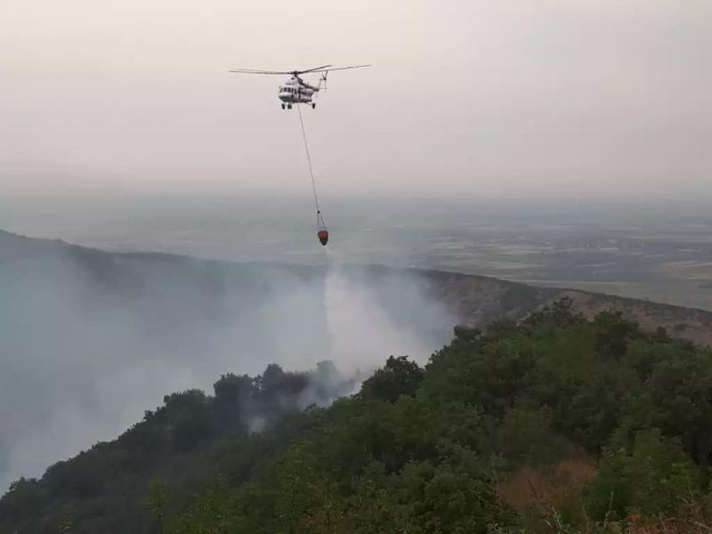 Laçın və Kəlbəcərdə yanğın: 2 helikopter cəlb olundu 