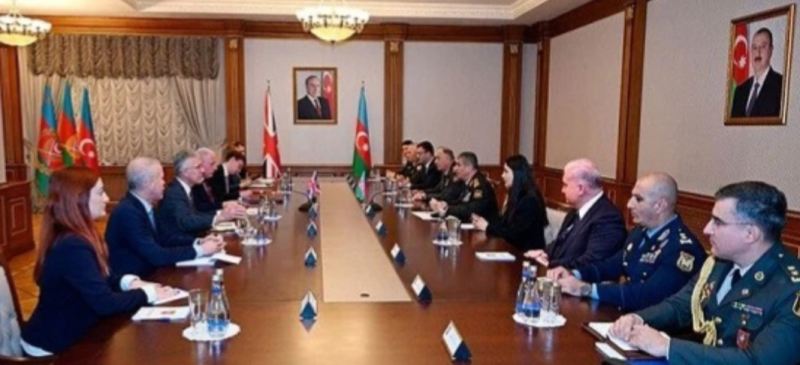 Azərbaycan və Britaniya hərbi əməkdaşlığı müzakirə etdi 