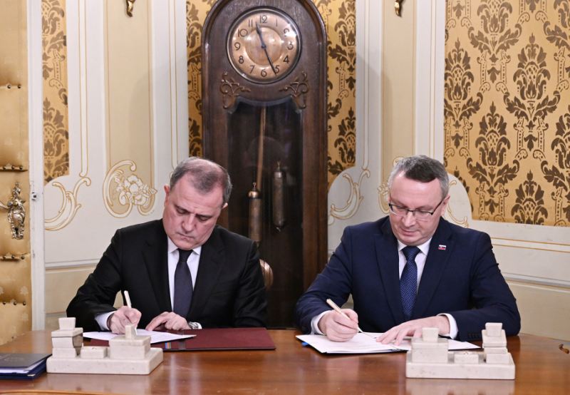 Azərbaycanla Slovakiya arasında beş sənəd imzalandı 