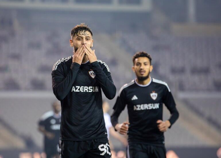 \"Qarabağ\" Nəriman Axundzadəni satdı 