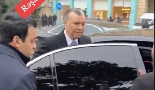 Sahil Babayev ona yaxınlaşan vətəndaşlara bunu dedi - Video 