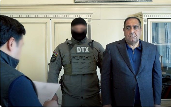 İcra başçısı rüşvət alarkən yaxalandı - DTX video yaydı 