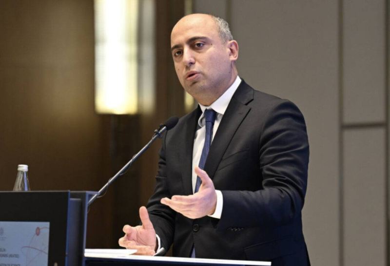 \"Alim\" adını yalançı alimlərdən qorumaq lazımdır\"- Emin Əmrullayev 