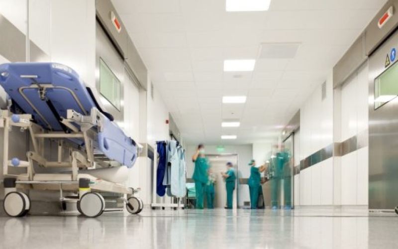 Məktəbli qayçı ilə ehtiyatsız davrandı, şagird gözündən xəsarət aldı 