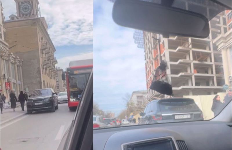 “Range Rover”i yolda park etdilər, sıxlıq yarandı - Video 